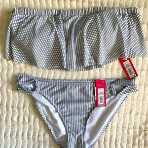 NWT Xhilaration Ruffle Striped Swimsuit Sz L